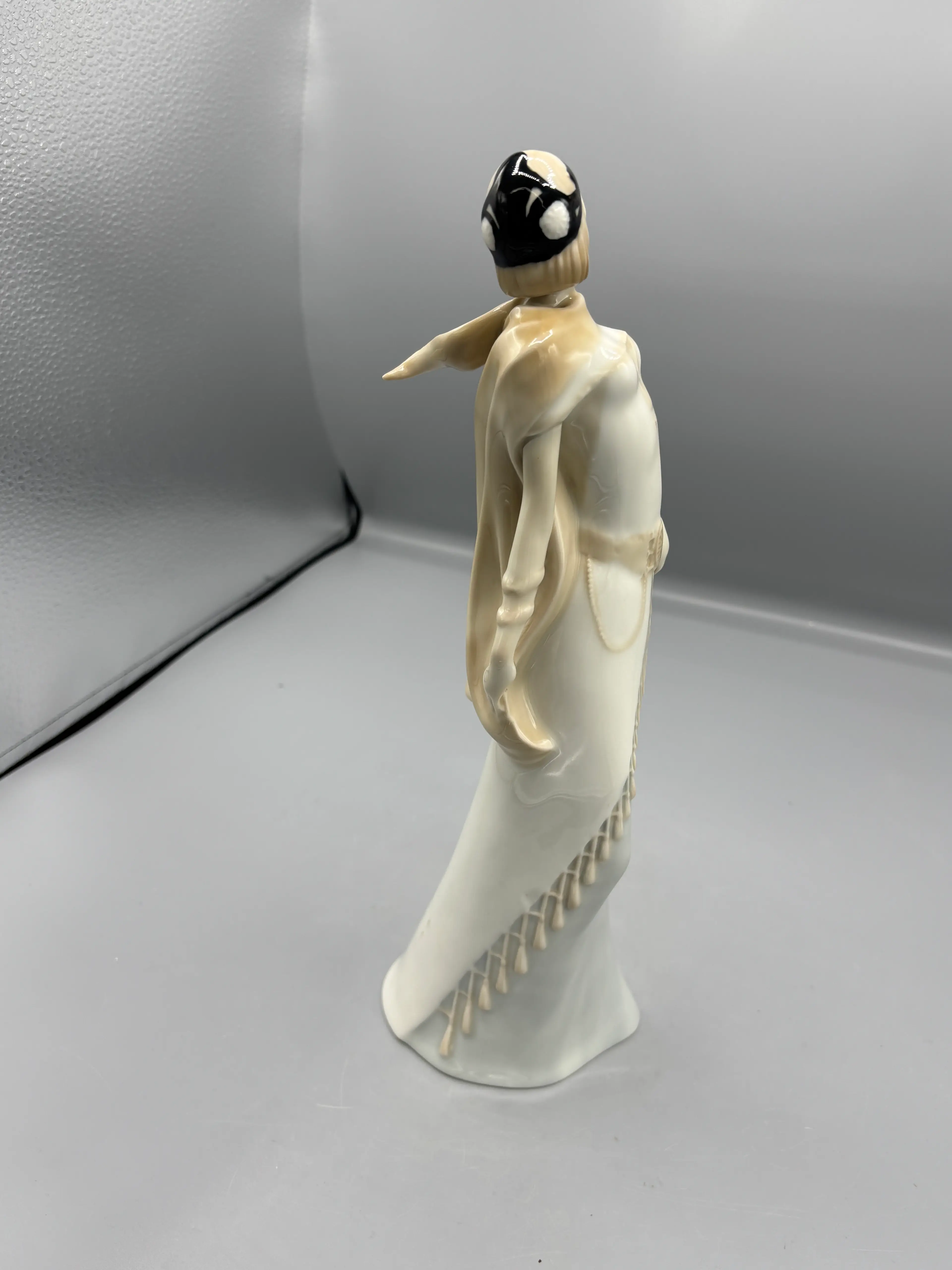 Image 3 of 6