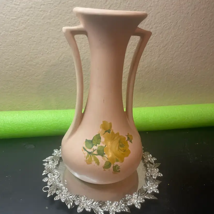 VTG dual-handle matte pink 9” ceramic amphora vase