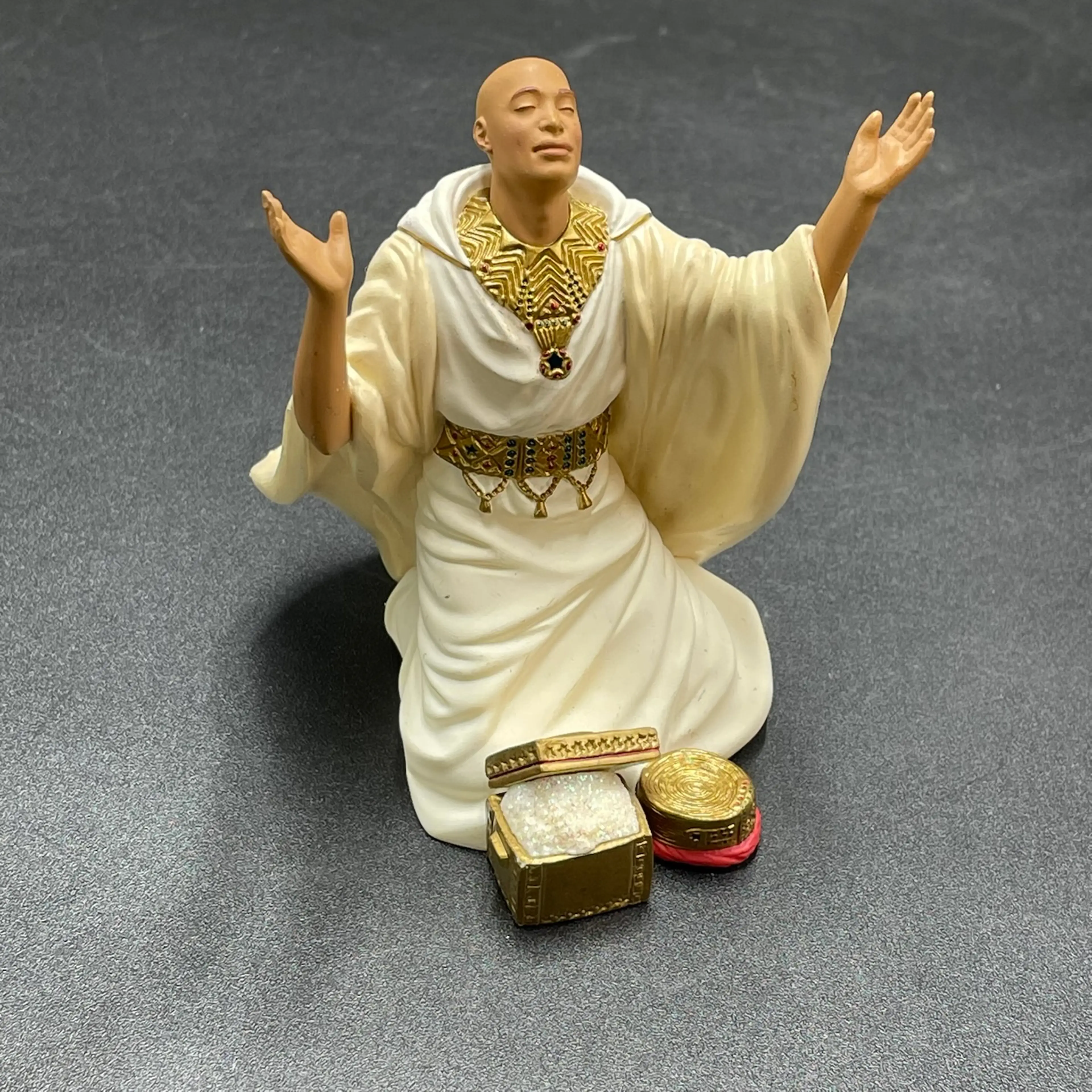 Image 4 of 12