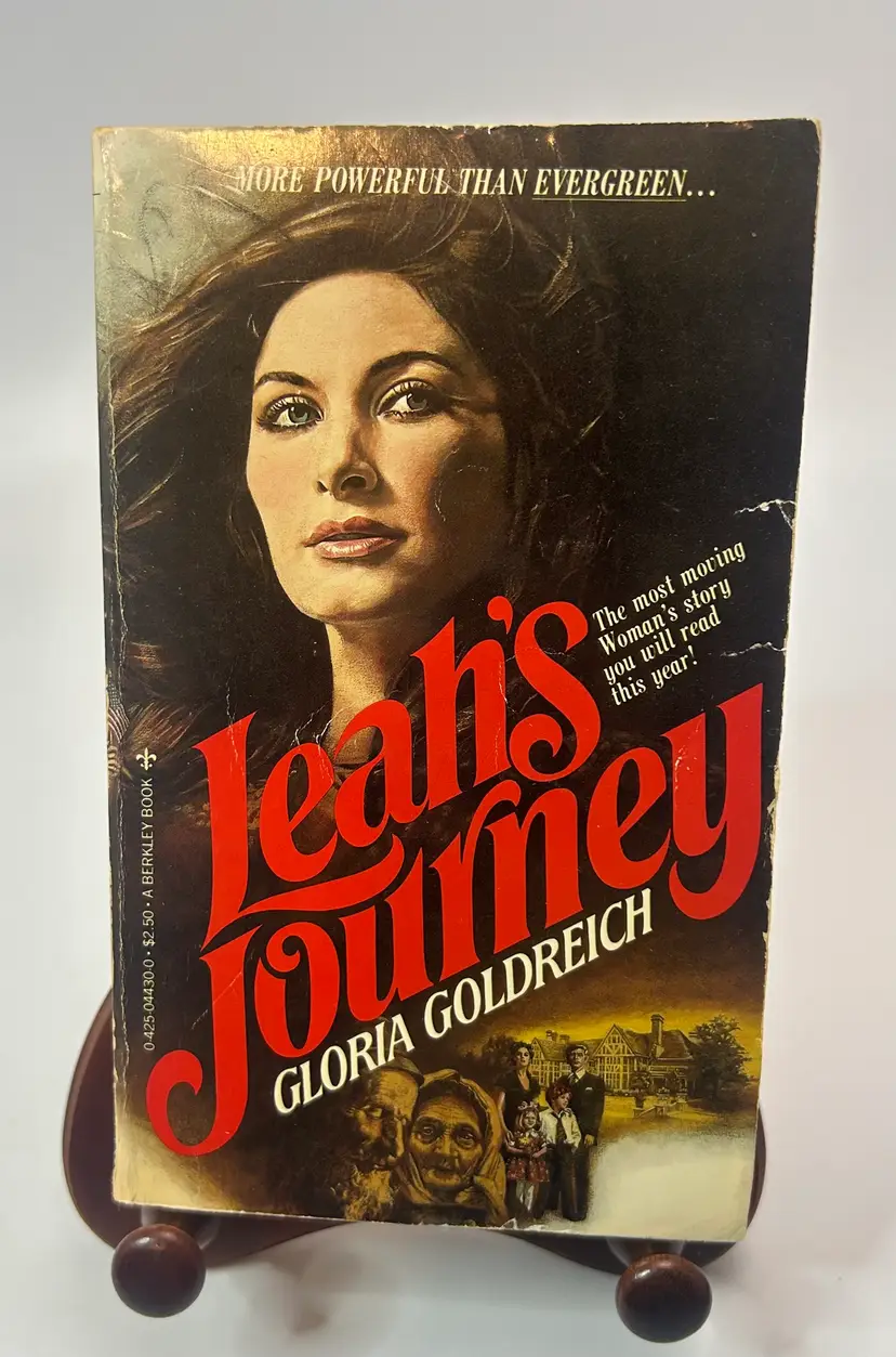 Vintage 'Leah's Journey' by Gloria Goldreich Paperback Book 1979