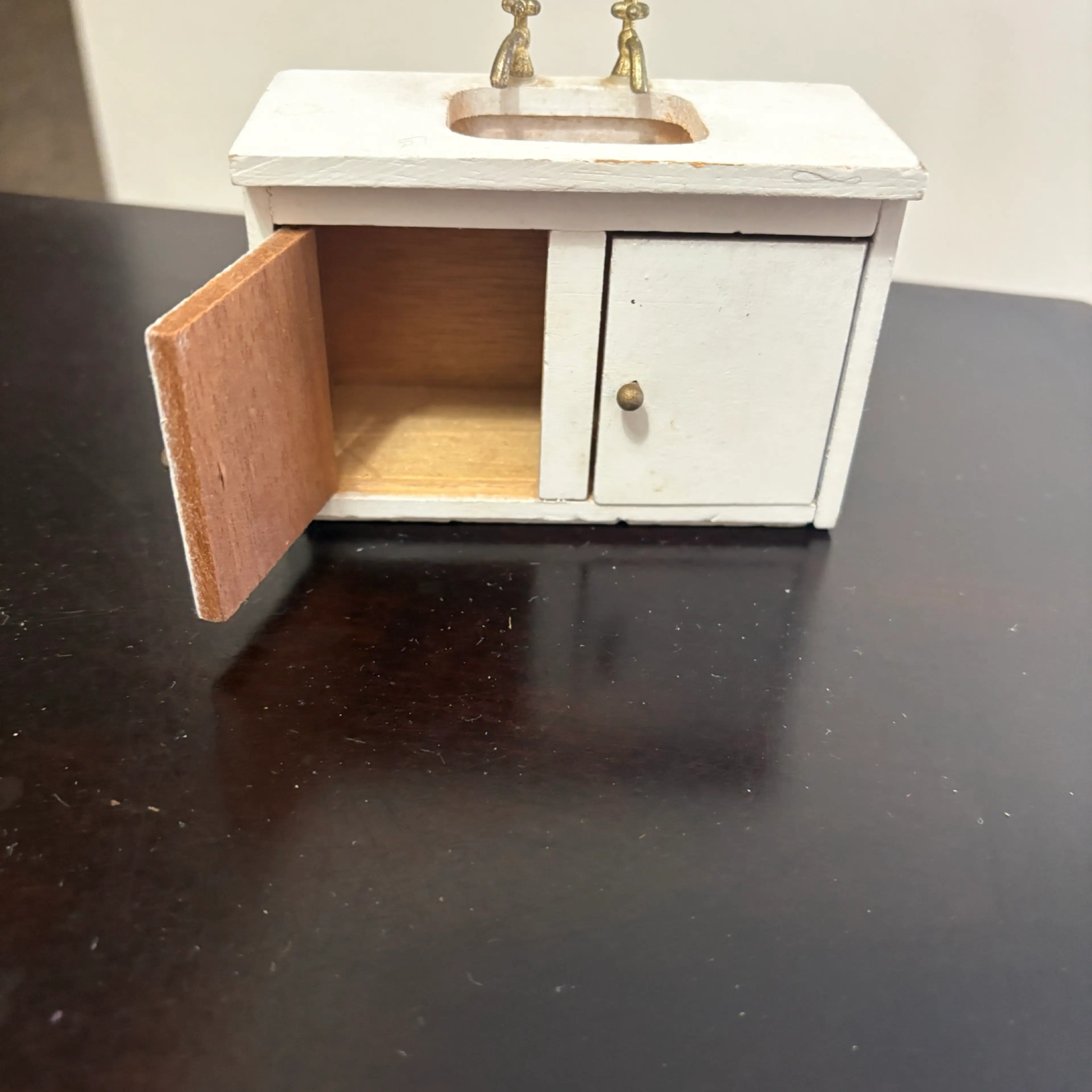 Image 2 of 6