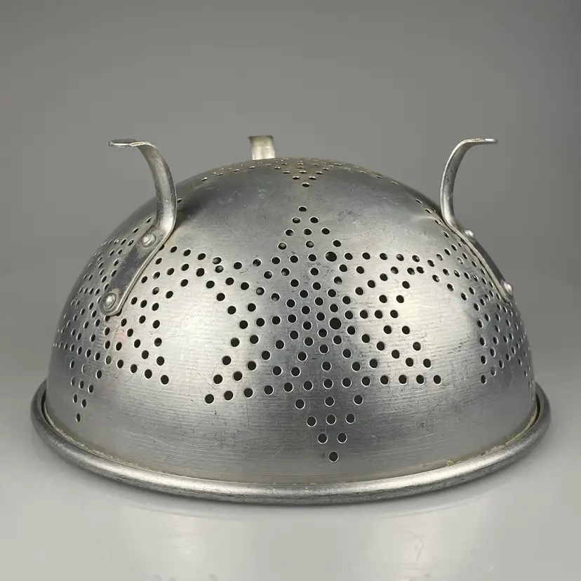 Aluminum 7-Star Footed Colander Strainer Vintage 9”