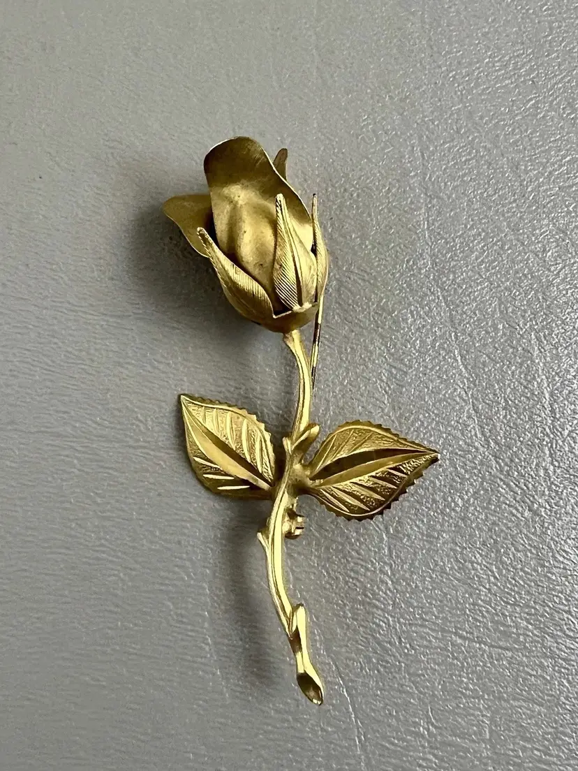 Vintage Gold Tone Rose Brooch Pin 3D Flower Stem Leaves Floral Jewelry 3 Inch