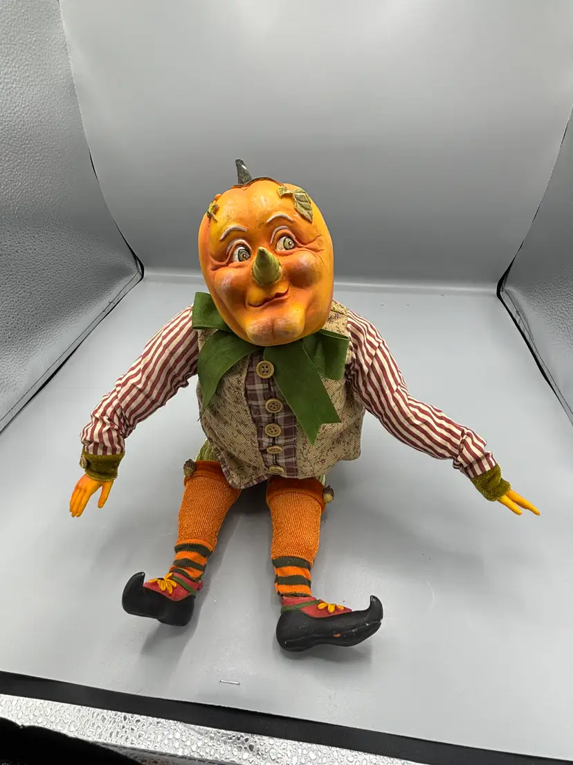 Folk art Pumpkin Scarecrow sitting