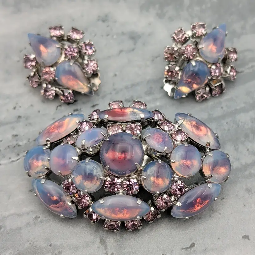 Vtg Lavender Givre Sabrina Art Glass Rhinestones Oval Brooch & Clip on Earrings