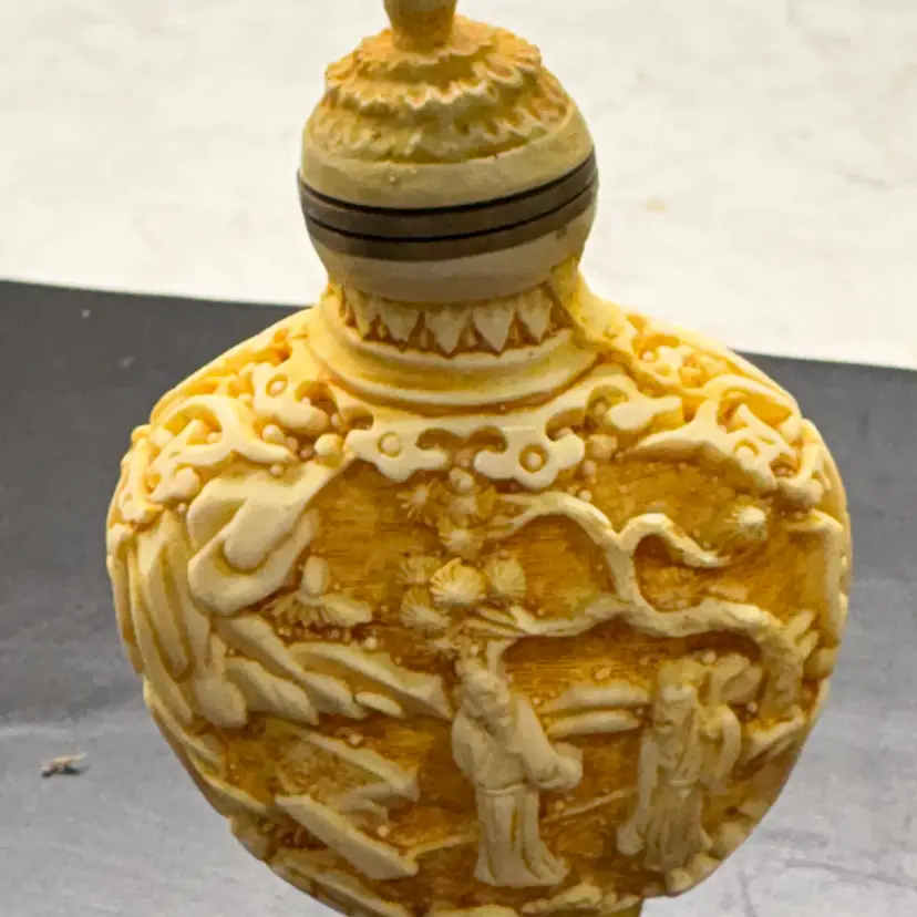 Vtg Chinese Resin Snuff Bottle - Carved Scholars Pine Pagoda