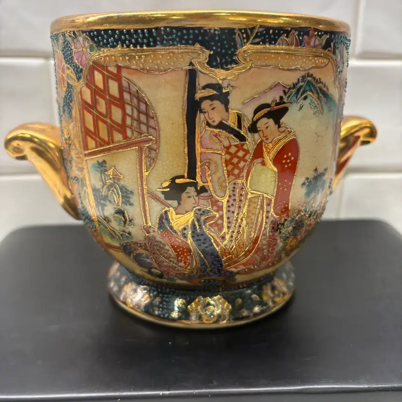 Antique Japanese Satsuma Moriage Cachepot 5" Twin Gold Handles Geisha Scene