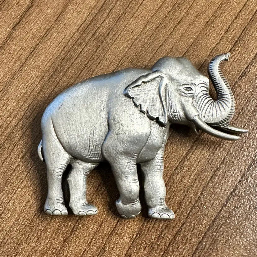 JJ Brooch Elephant Pewter-Tone
