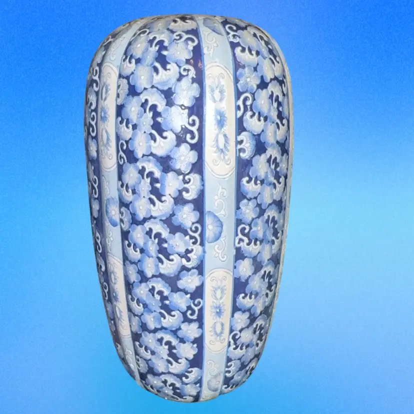 Vintage Chinese Blue & White Porcelain Melon Jar / Urn Floral Vase