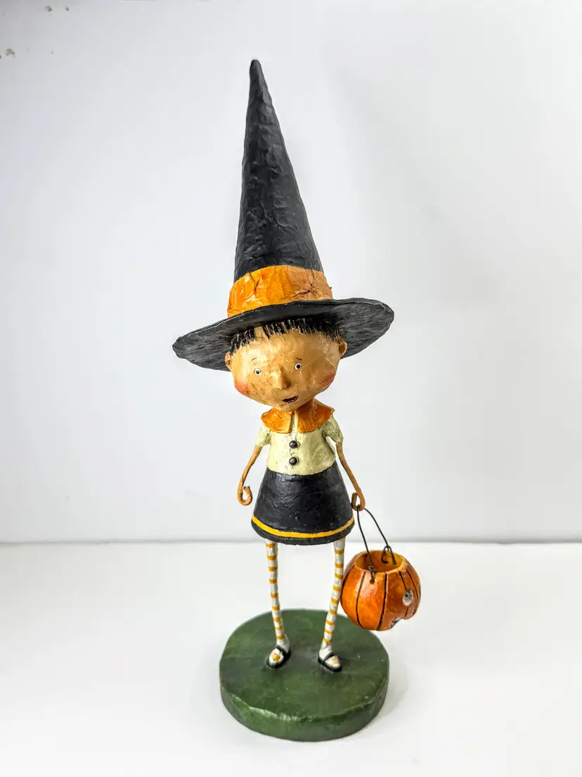 Lori Mitchell Witchy Helen Halloween Witch with pumpkin bucket Figurine A1078