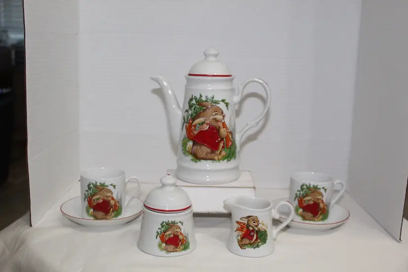 Vintage Reutter Porzellan W. Germany children'srabbit tea set — 7 pcs — unmarked