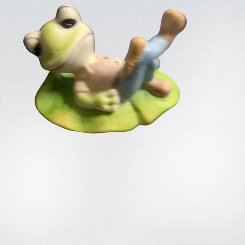 Homco Frog With Worm