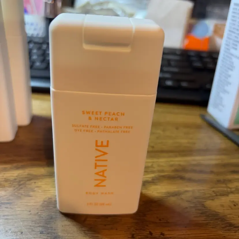 Native Sweet Peach And Nectar Body Wash