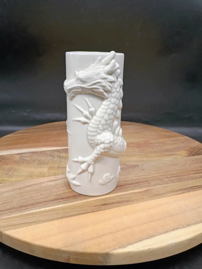 VTG 1977 Fitz & Floyd FF White Dragon Vase  / Tiki Mug 3D Relief Ceramic 6” READ