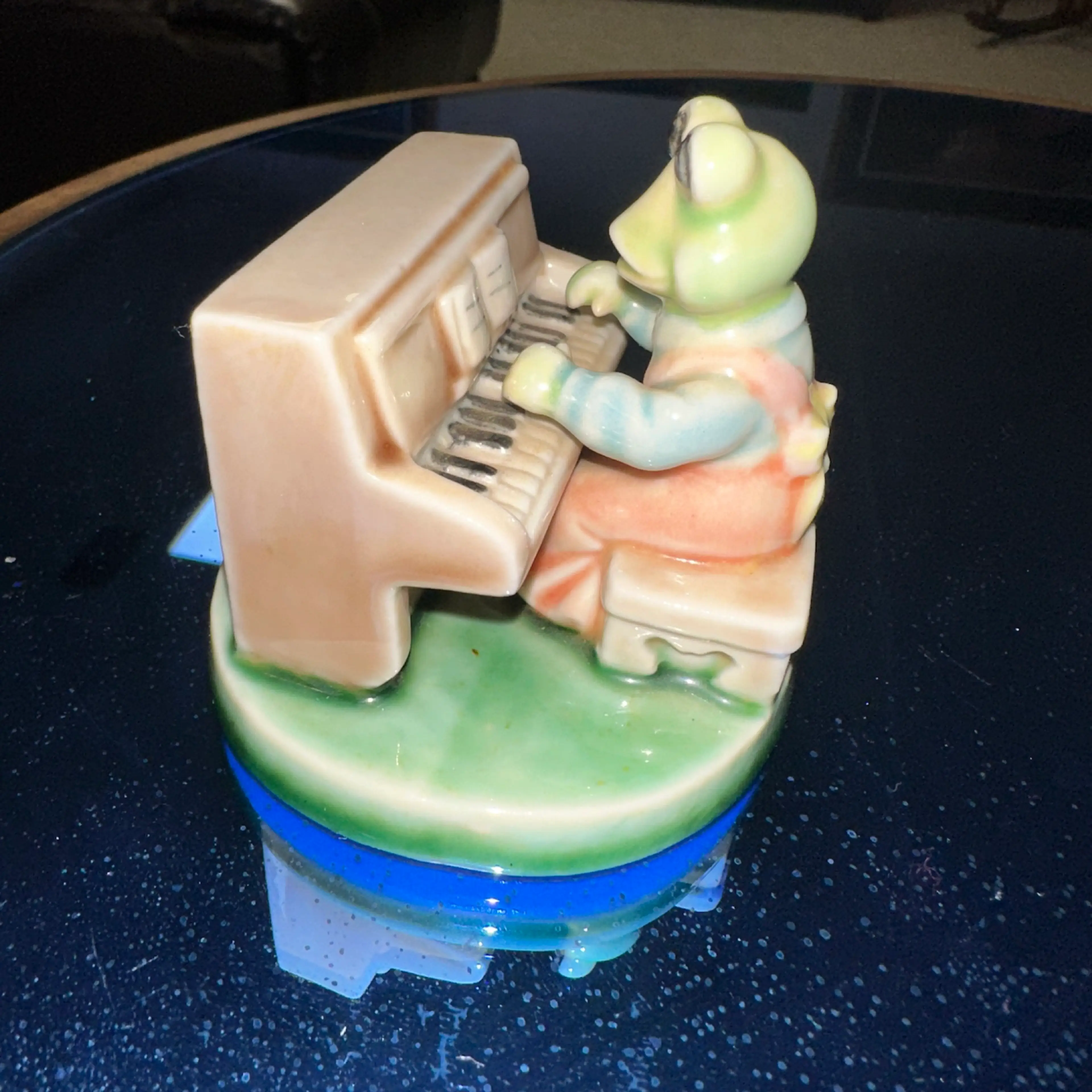 Image 2 of 6