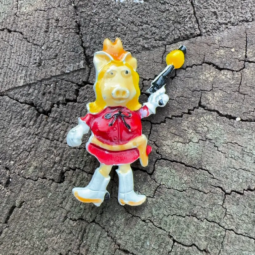 Vintage Miss Piggy In Space Brooch