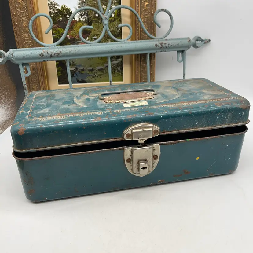 Vintage Rusty Crusty Metal Tool/tackle Box Union