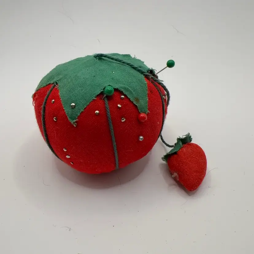Vintage Strawberry Pin Cushion With Sharpener