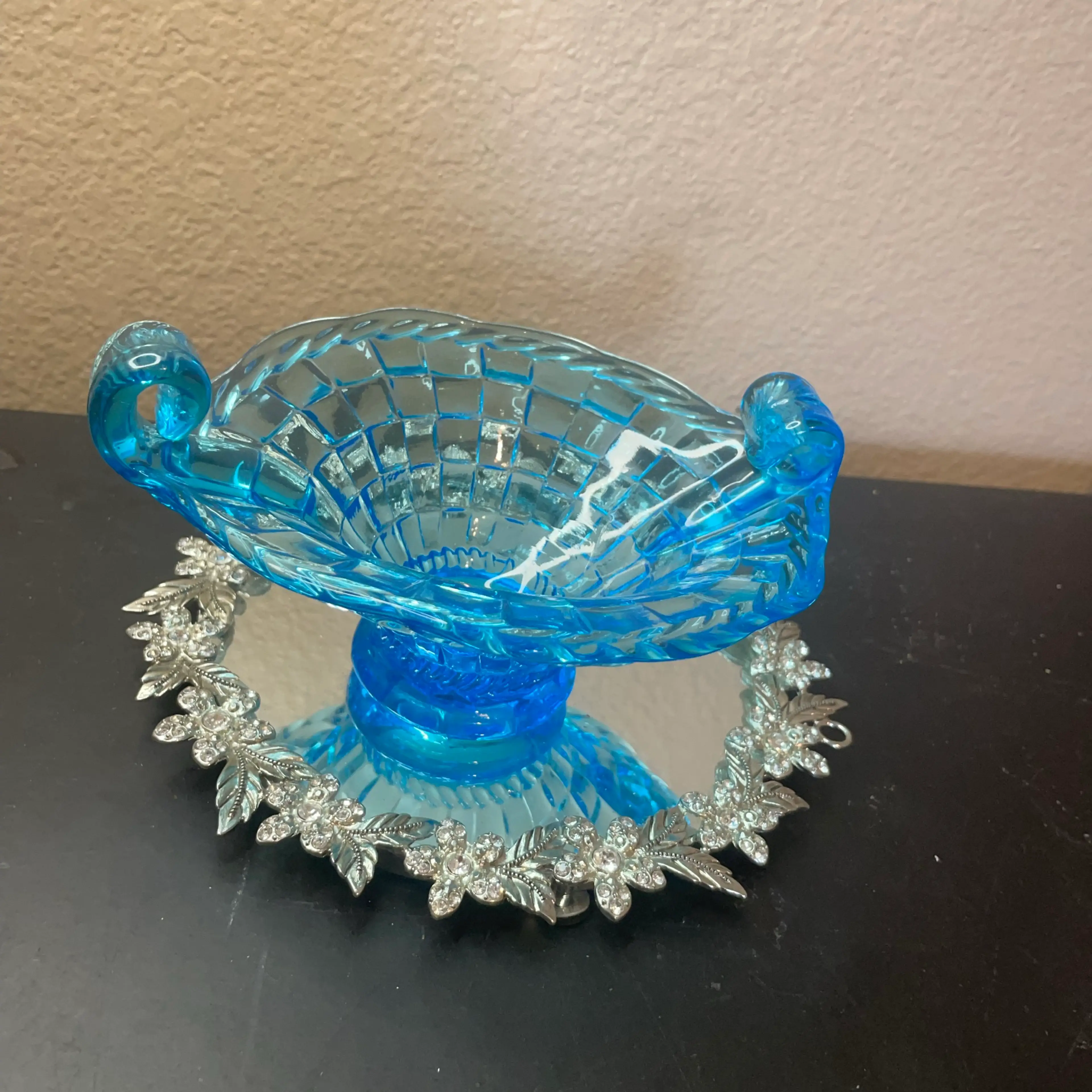 Image 3 of 6