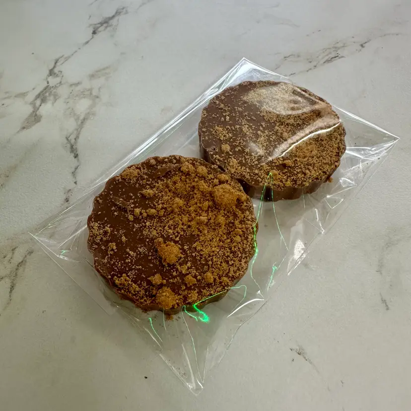 Lebkuchen + Biscoff Milk Chocolate Flying Saucers, 2 pcs