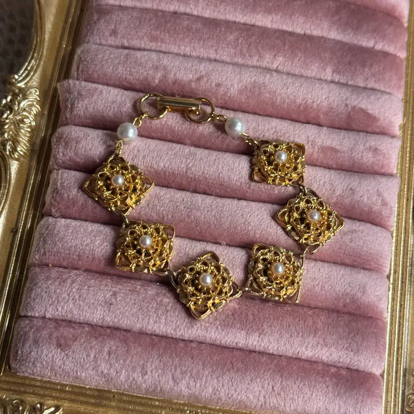 Vintage Costume Pearl Bracelet 7.25”