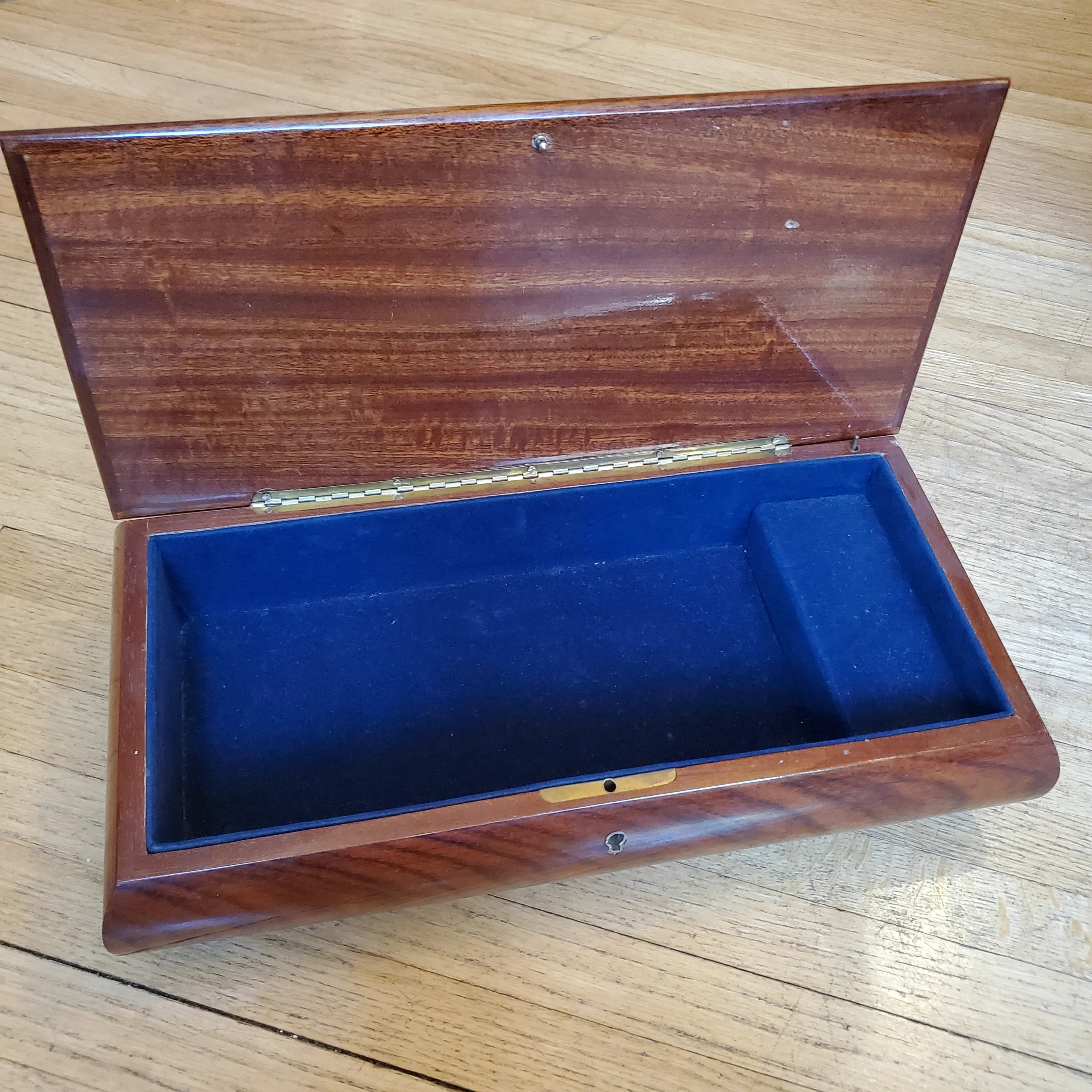 Image 4 of 11
