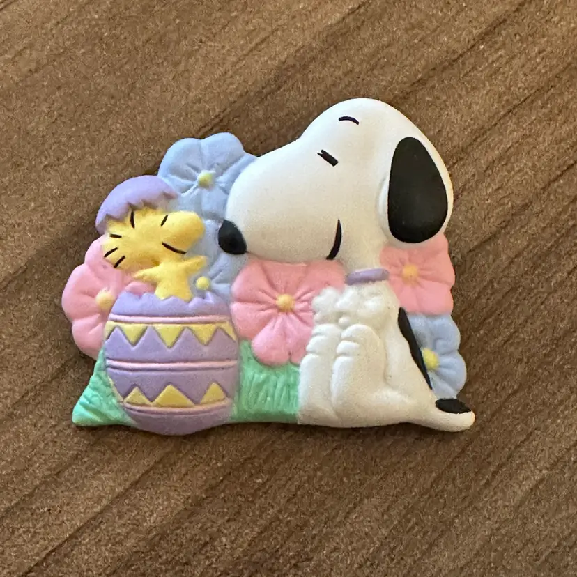 Hallmark Vintage Snoopy & Woodstock Easter Brooch