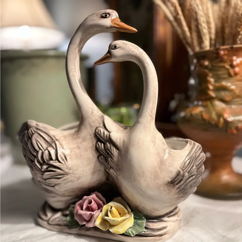 Capodimonte Swan Planter. Stunning!