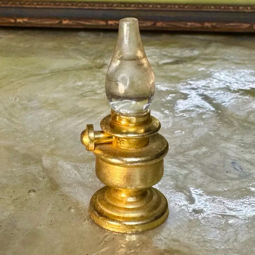 😻 Mini Brass Oil Lamp w/ Glass Chimney