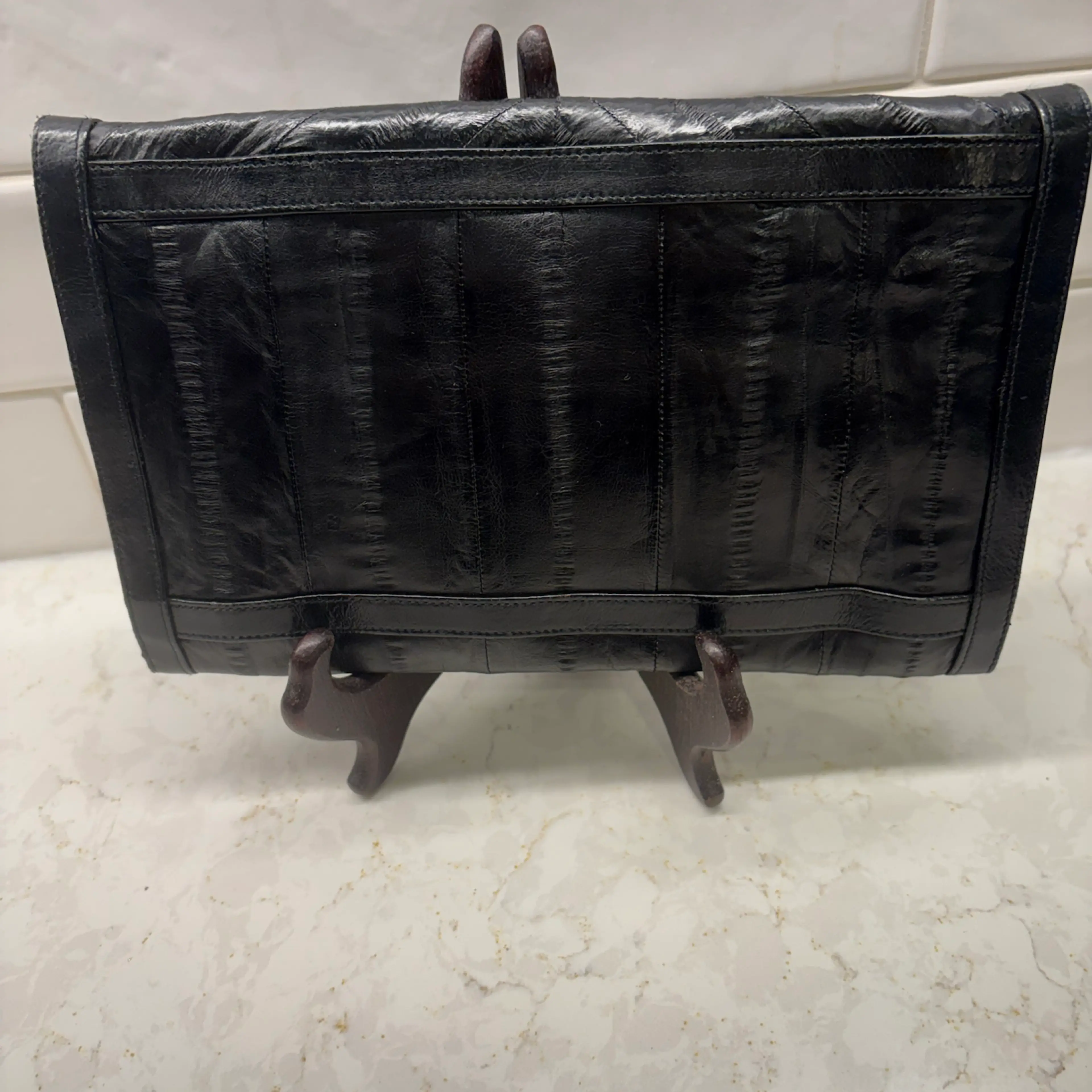 Image 2 of 6