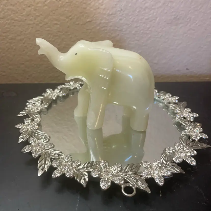 Gorgeous Carved Onyx 5” Trunk Up Elephant Sculpture From Italy