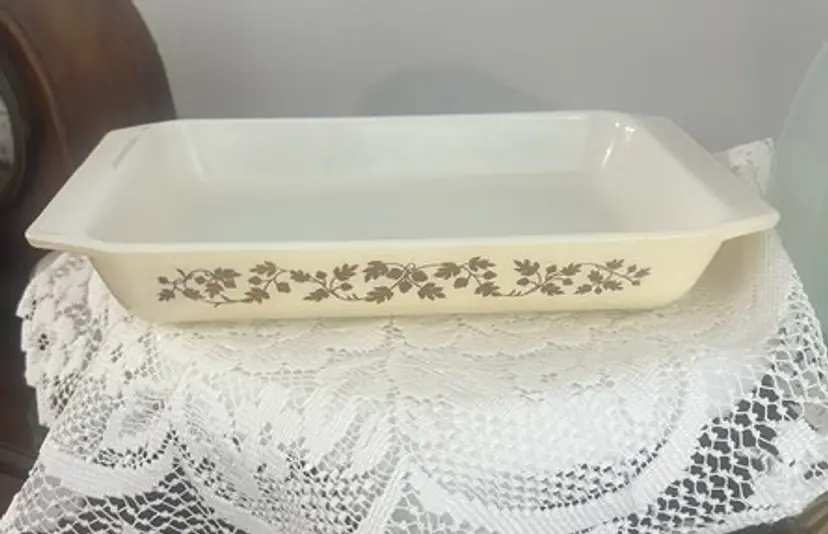 Vintage Pyrex Casserole Dish