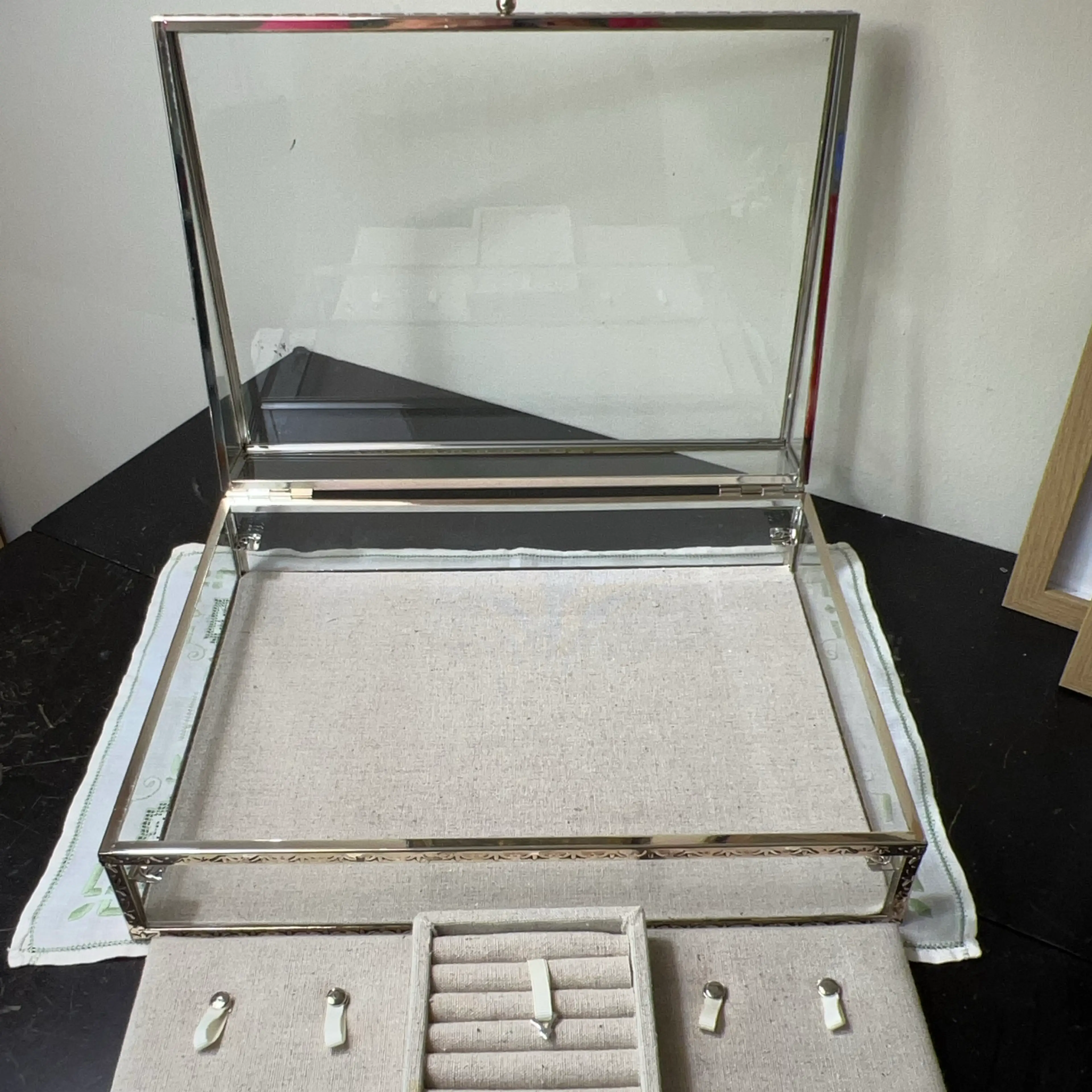 Image 4 of 6