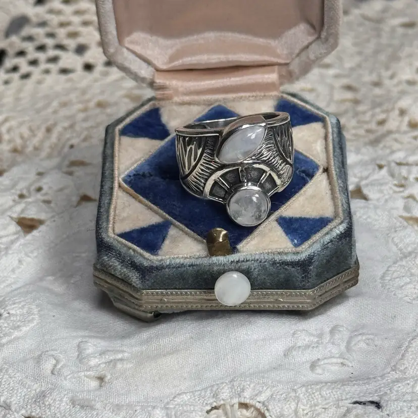 Sterling silver rainbow moonstone ring size 8