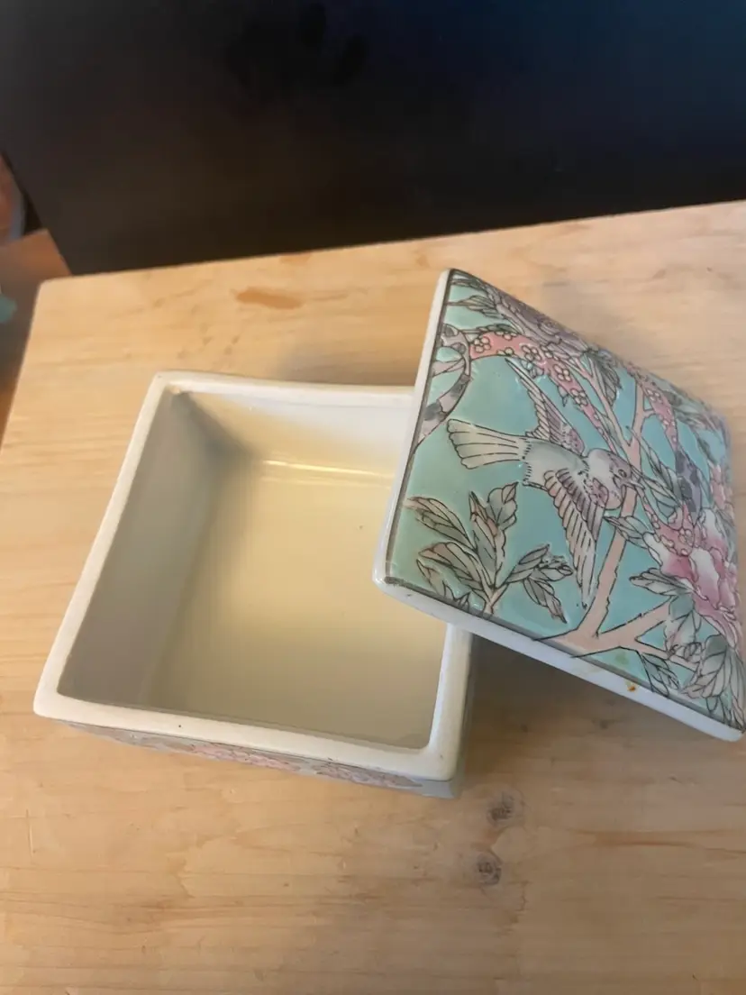 Vintage WBI Chinese Porcelain Bird Trinket Box