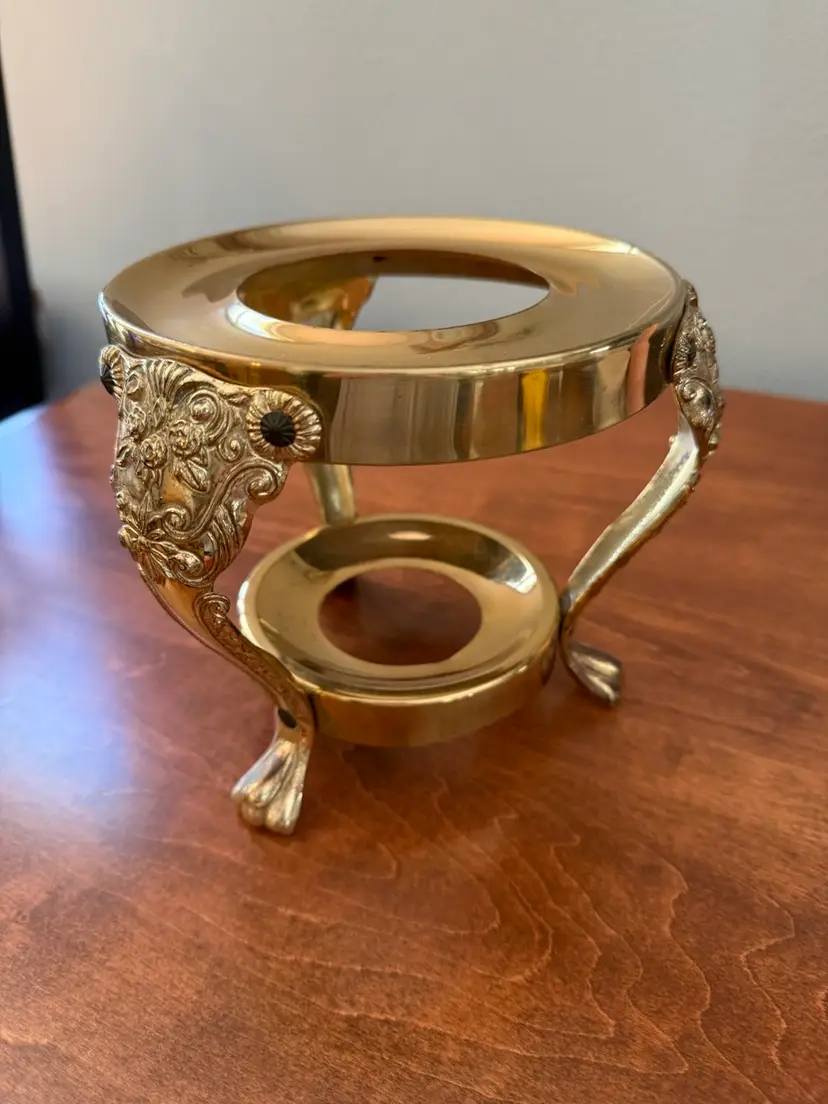 ☀️ 6-1/4” H x 6-1/4” W Vintage Ornate Brass Stand