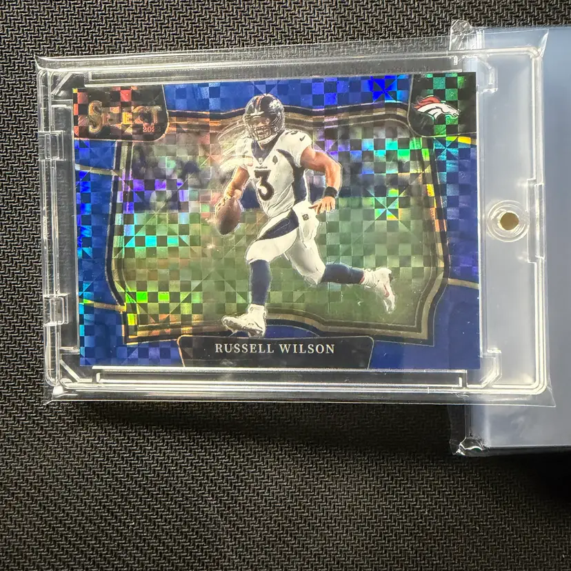 2022 Select Field Level XFractor Russell Wilson /49 + Mag & Bag