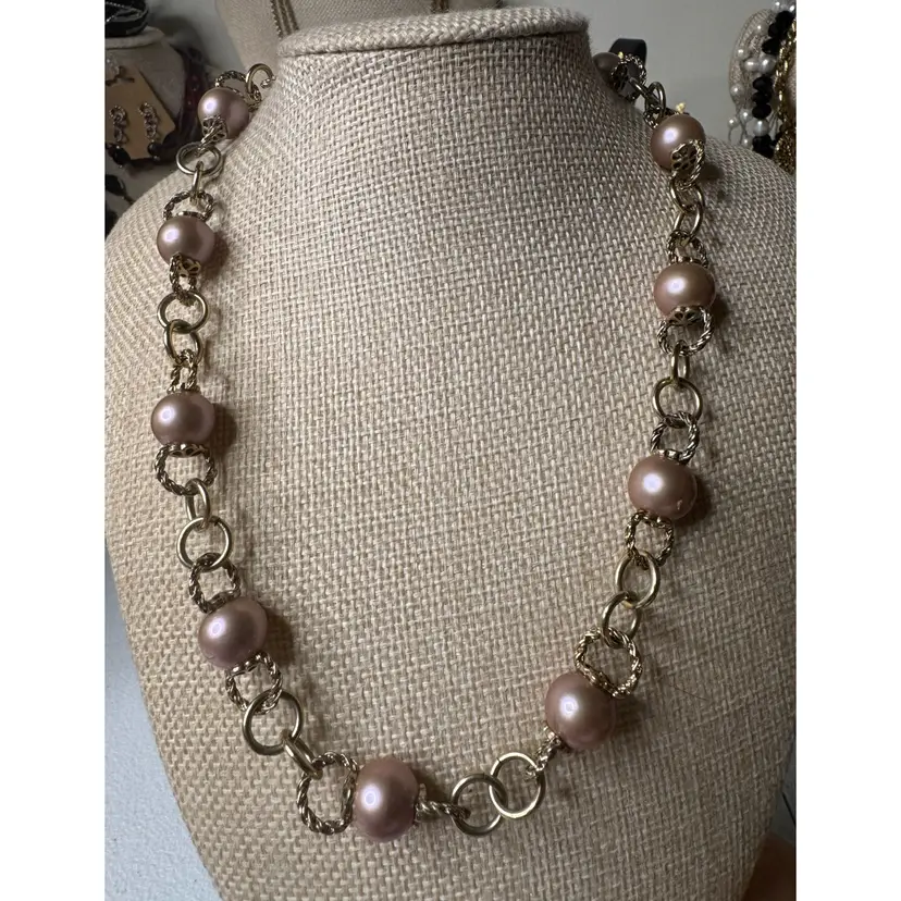 Vintage Signed Monet Gold-Tone Open Link & Dusty Rose Soft Pink Pearl Station Necklace