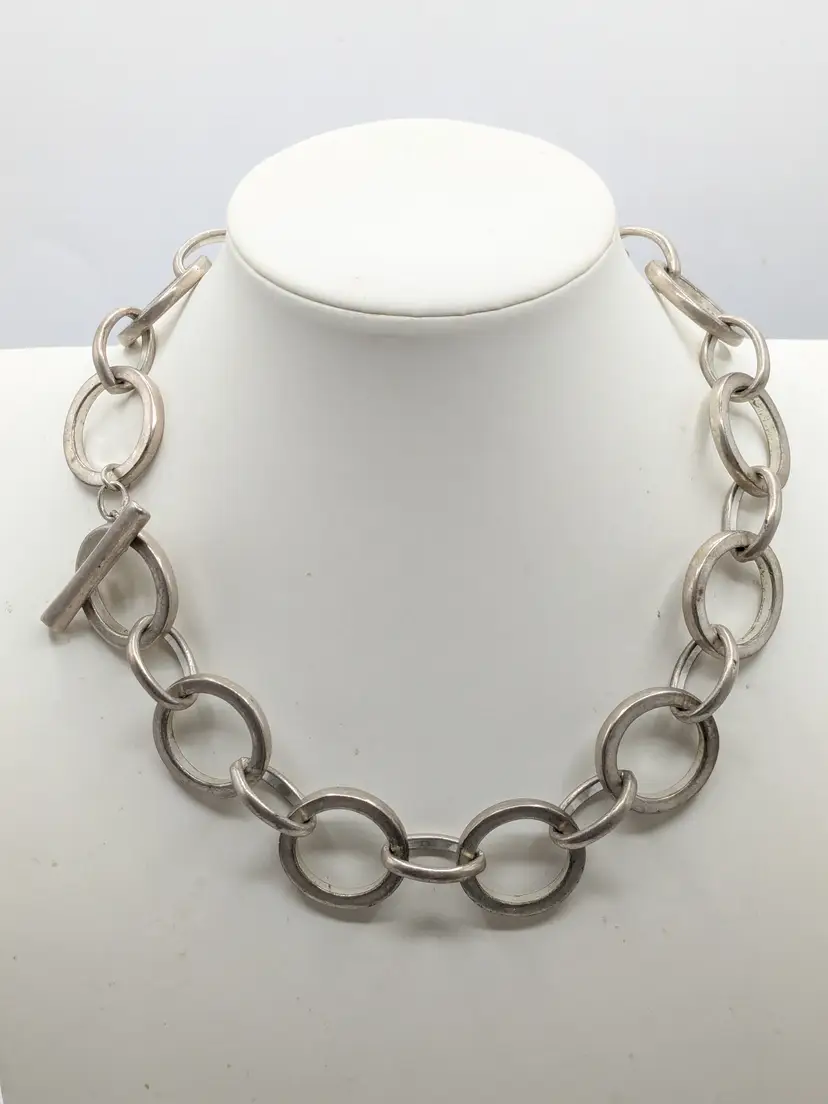 Chunky Silver Tone Circle Link Toggle Necklace