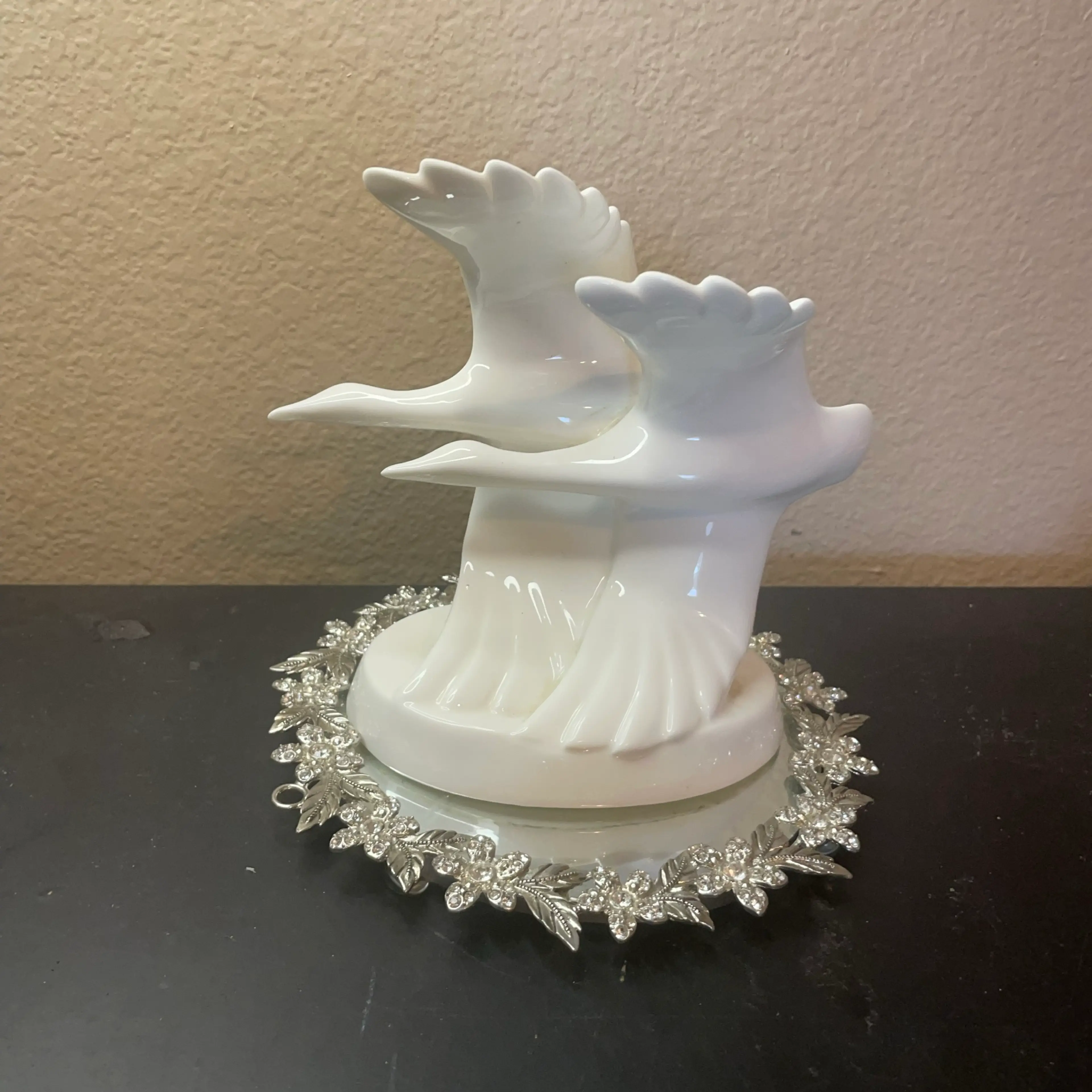 Image 1 of 7