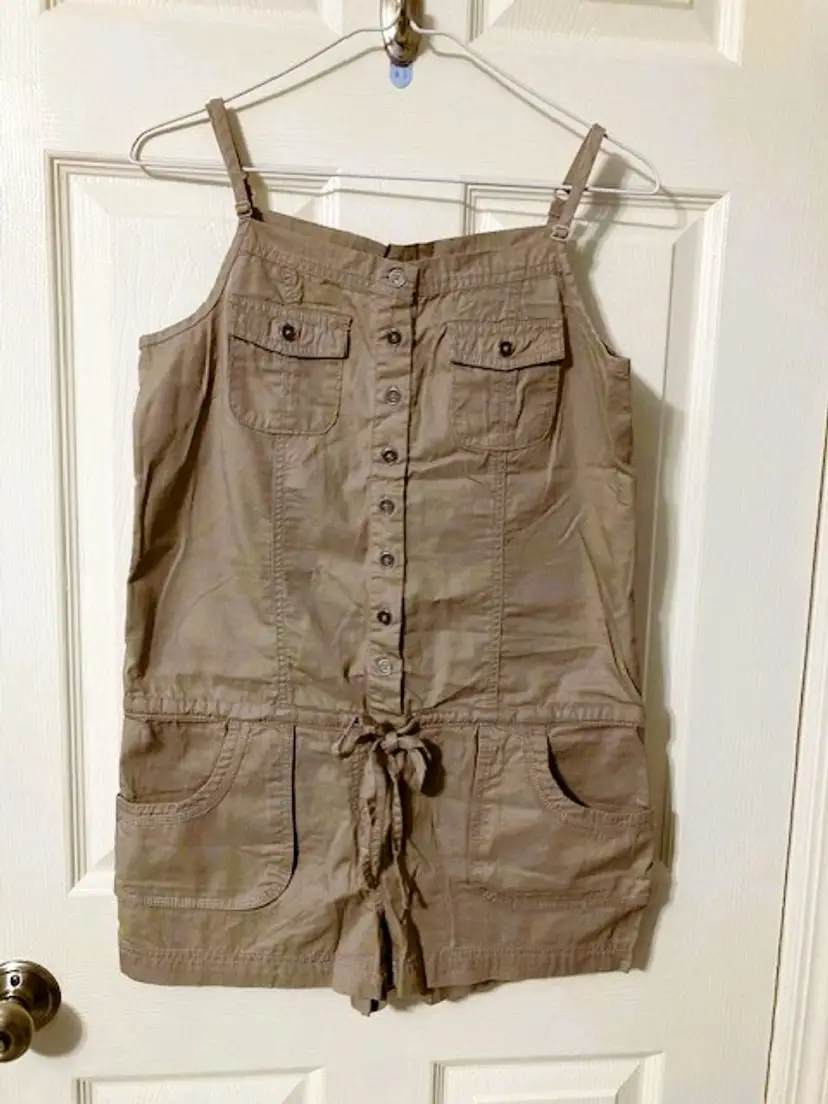 MUDD Juniors Y2K M Khaki Romper Pockets Adjustable Straps