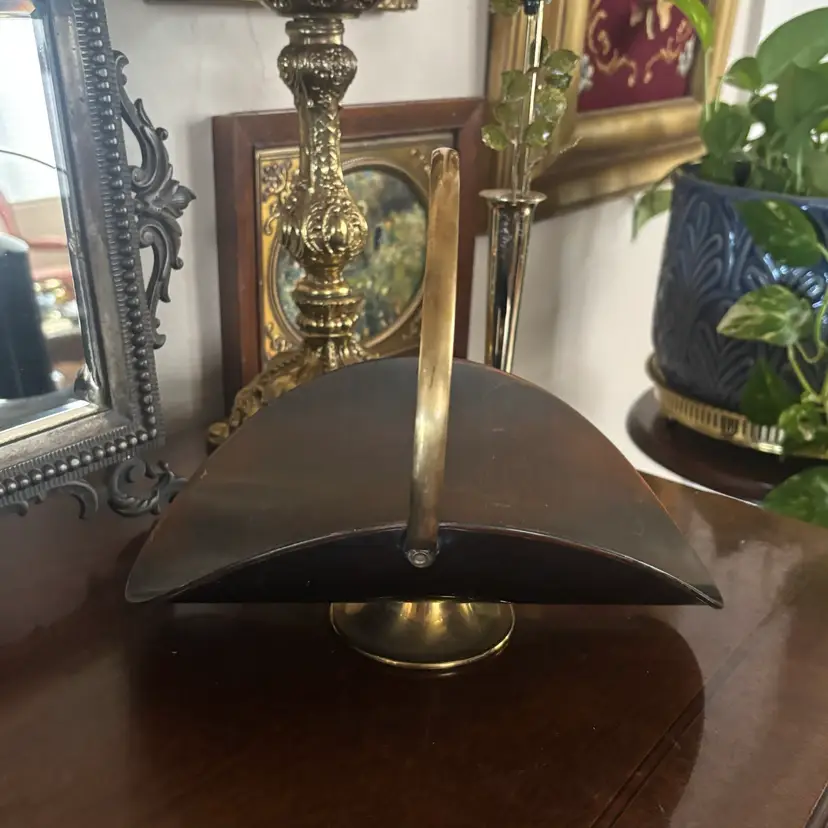 🐇Vintage Coppercraft Guild Brass Handled Pedestal Copper Basket
