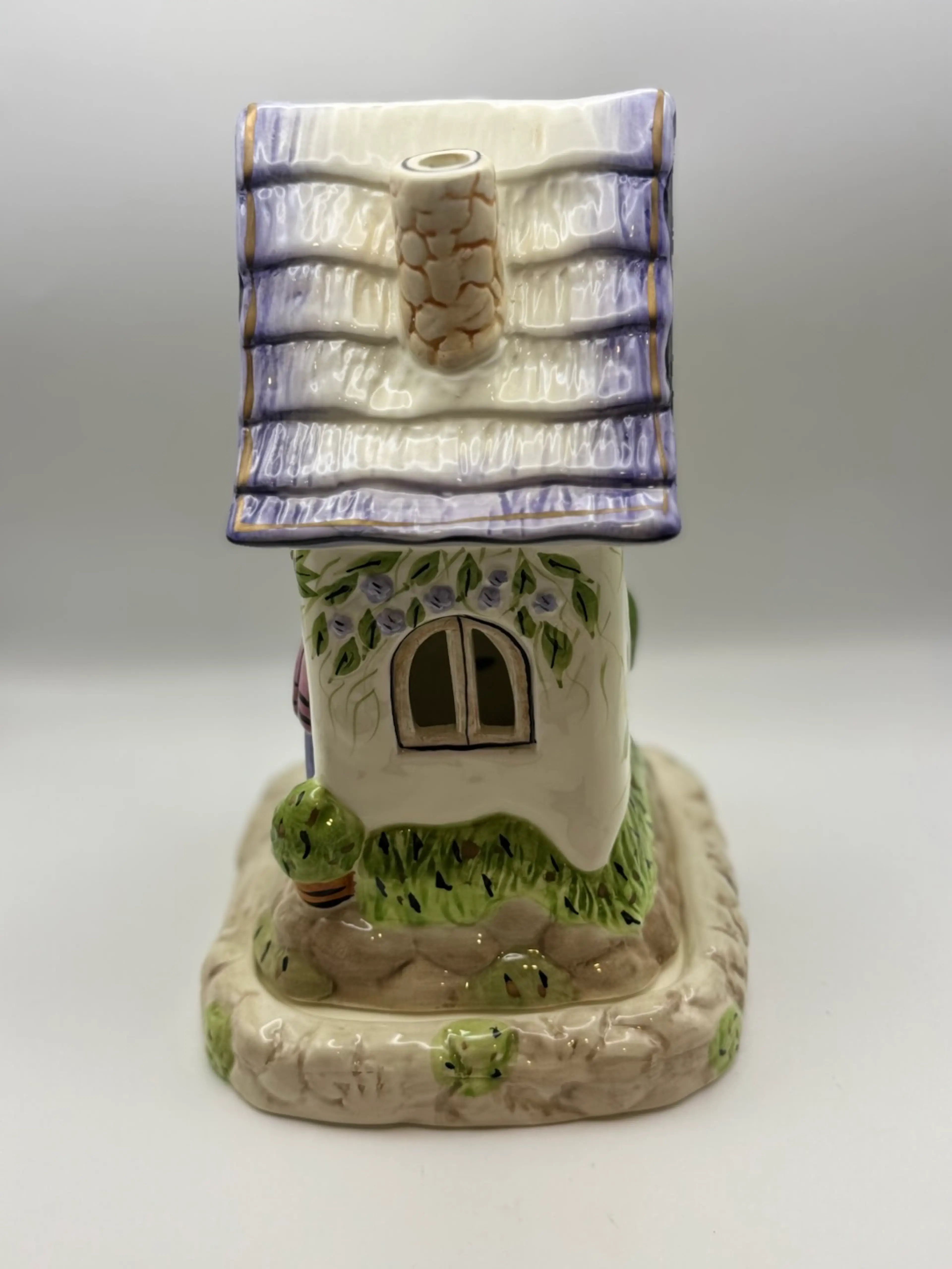 Image 2 of 8