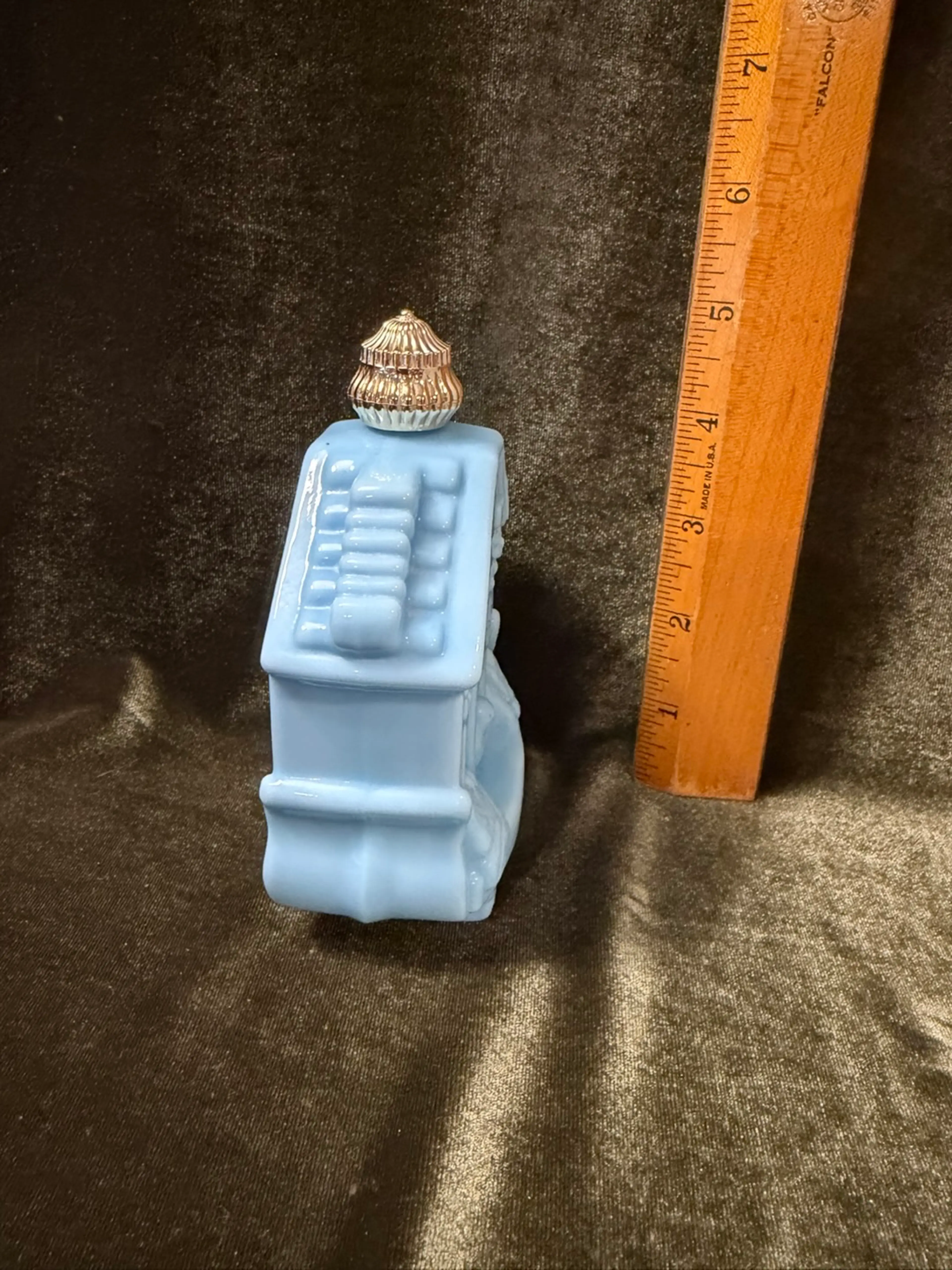 Image 4 of 8