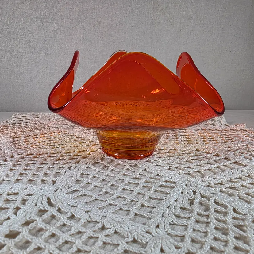 Vintage Mid Century Handkerchief Blown Art Glass Bowl Decorative Display