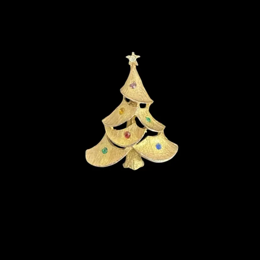 J17 - Gold Tone Christmas Brooch