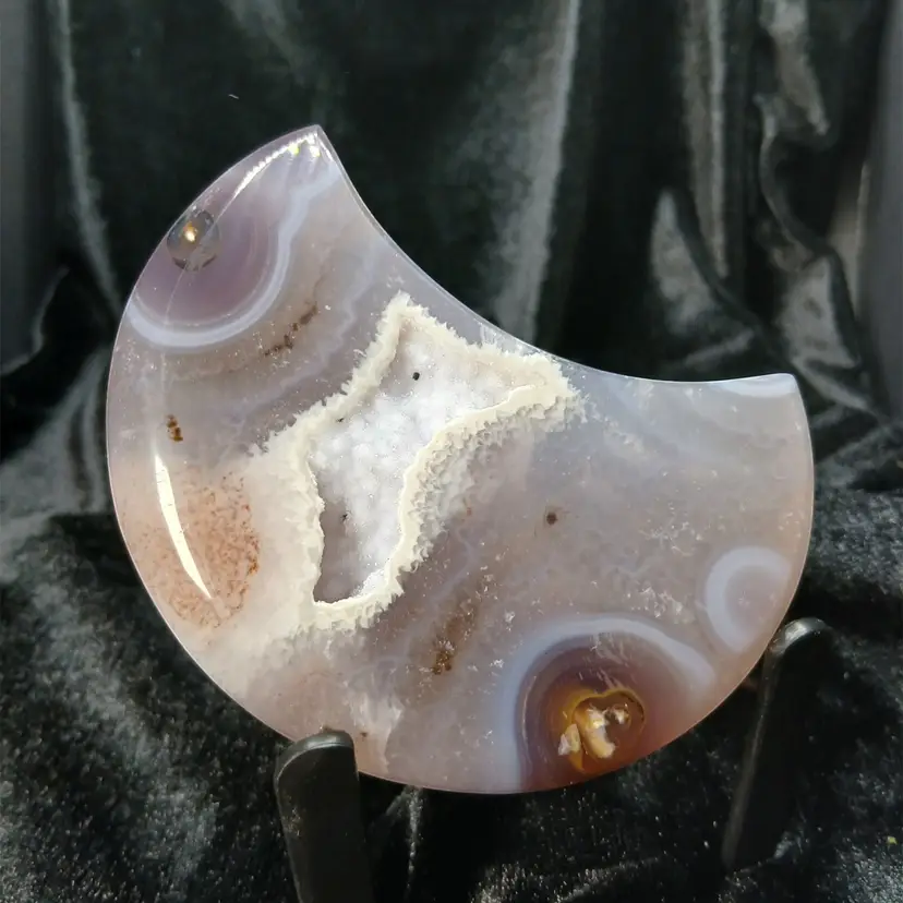 Agate Druzy Moon Carving 3.88in