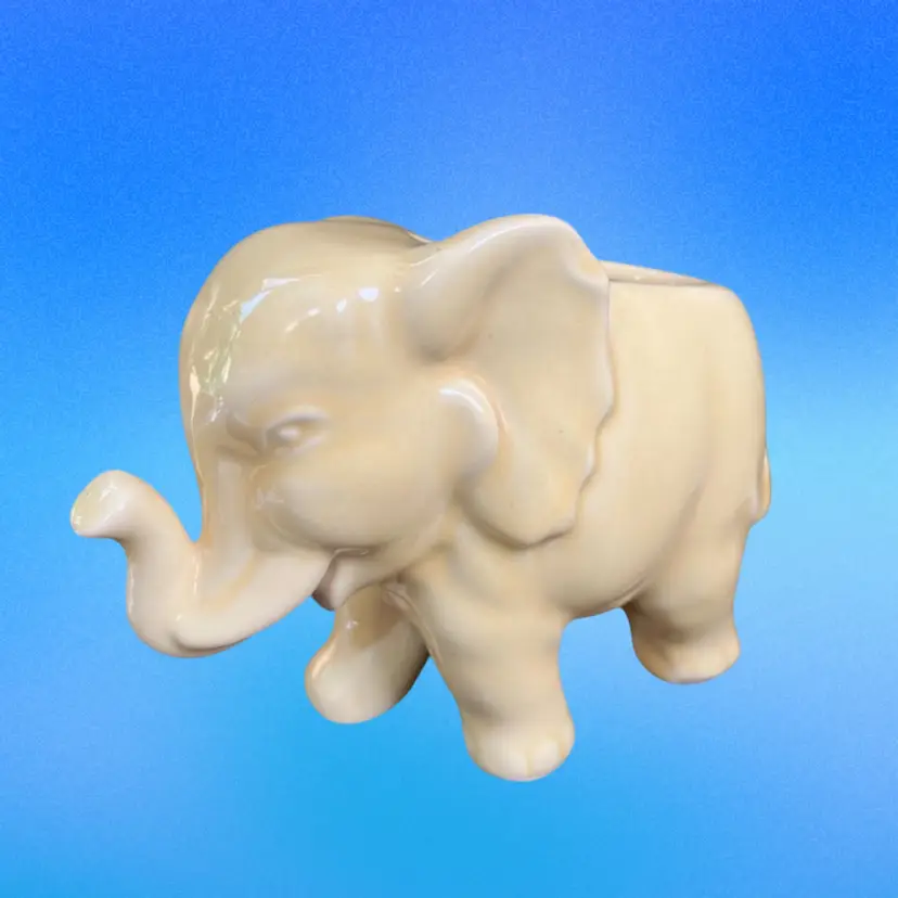 Shawnee Pastel Yellow Elephant Planter