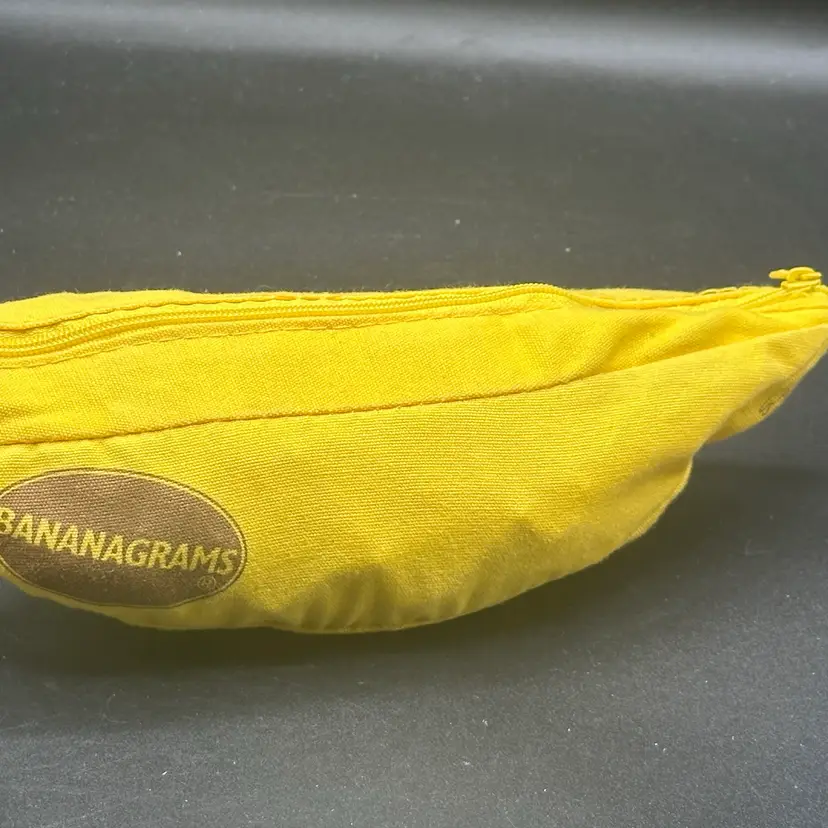 Bananagrams Crossword Family Letter Tiles Game Great Stocking Stuffer 1-8 Player Complete