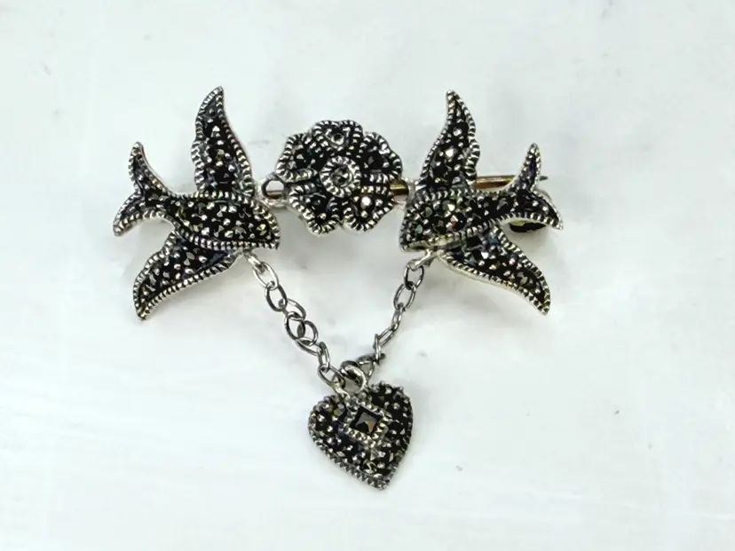 Vintage Sterling Silver Marcasite Swallow Birds Heart Brooch JR1978